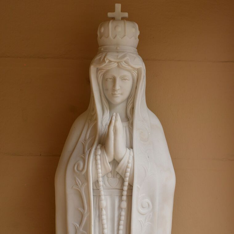 imagem do produto Nossa Senhora de F�tima M�rmore Branco 165cm - IMP345 Para Ambientes Religiosos 