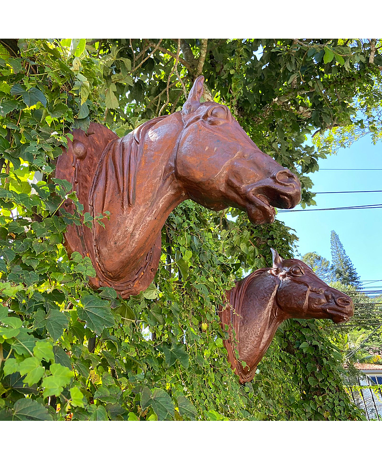 imagem do produto Par Cabe�as de Cavalo Jockey em Ferro Fundido 73cm VRF271 Eleg�ncia Cl�ssica