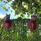 imagem do produto Par Cabe�as de Cavalo Jockey em Ferro Fundido 73cm VRF271 Eleg�ncia Cl�ssica