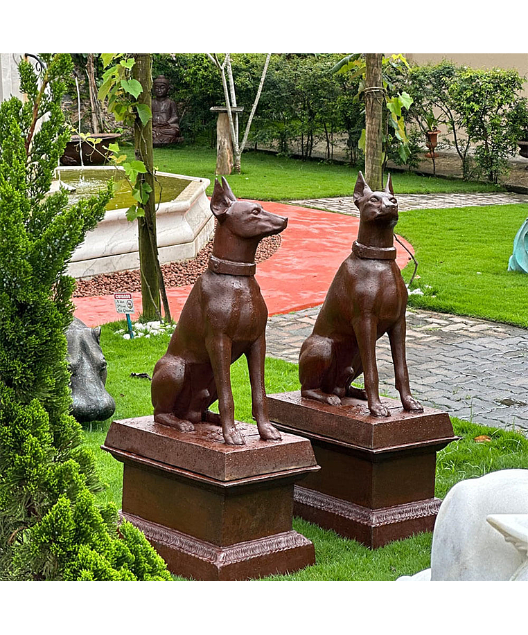 imagem do produto Par de Escultura Cachorro Dobermann 134cm VRF225B Impon�ncia e Eleg�ncia