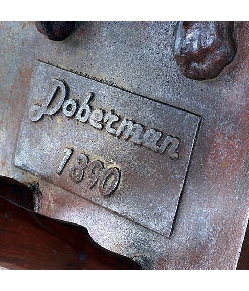 imagem de Par de Escultura Cachorro Dobermann 134cm - VRF255B