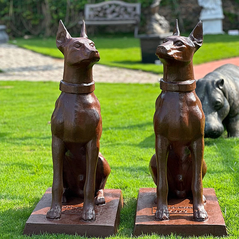 imagem do produto Par de Escultura Cachorro Dobermann 98cm VRF255 For�a e Eleg�ncia