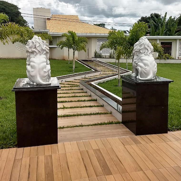 imagem do produto Par de Escultura de Le�o Sentado 100cm EML423 Presen�a Cl�ssica