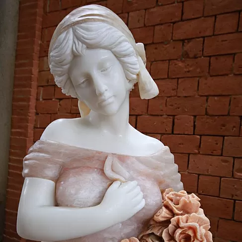 imagem de Par de Esculturas Lady Primavera em Mármore 130cm - EMP280 Elegância para Projetos 