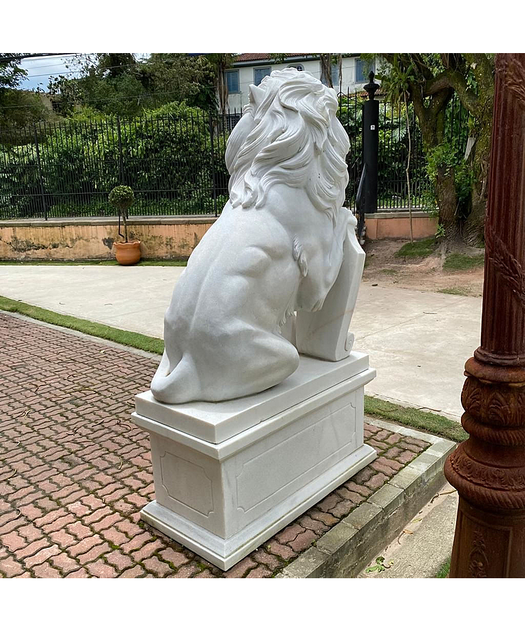 imagem do produto Par de Le�o com Escudo 200cm - EMP463