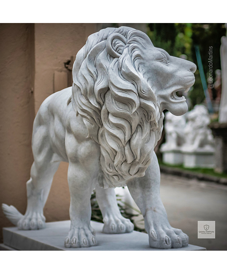 imagem do produto Par de Le�es Andando em M�rmore Branco 145cm - EMP706 Presen�a Majestosa