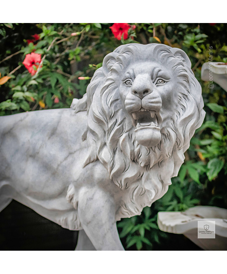 imagem do produto Par de Le�es Andando em M�rmore Branco 145cm - EMP706 Presen�a Majestosa