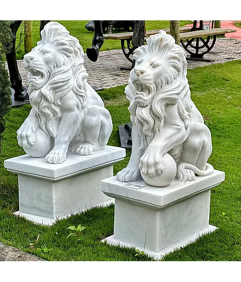 imagem de Par de Leões com Bola em Mármore Branco 104cm EMP570 Elegância e Nobreza