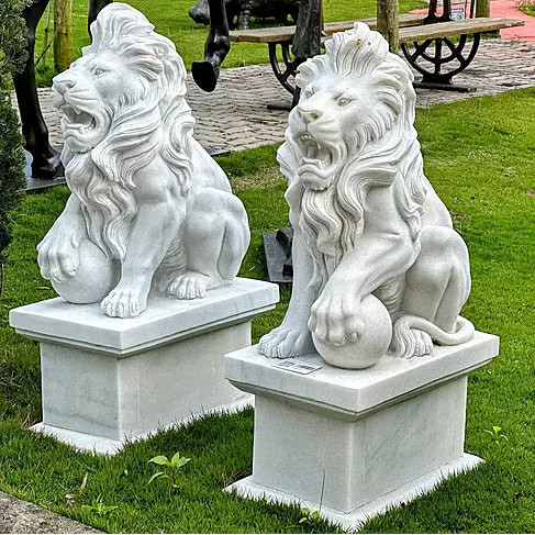 imagem de Par de Leões com Bola em Mármore Branco 104cm EMP570 Elegância e Nobreza