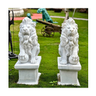 imagem do produto Par de Le�es com Bola em M�rmore Branco 104cm - EMP570