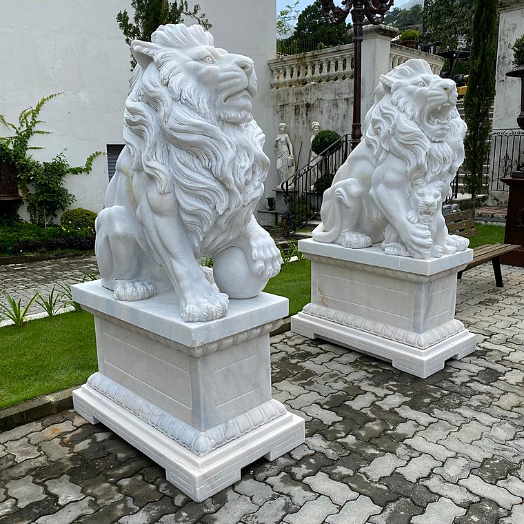 imagem do produto Par de Le�es com Filhote 180cm em M�rmore Branco com Base - EMP452 Projetos de Paisagismo 