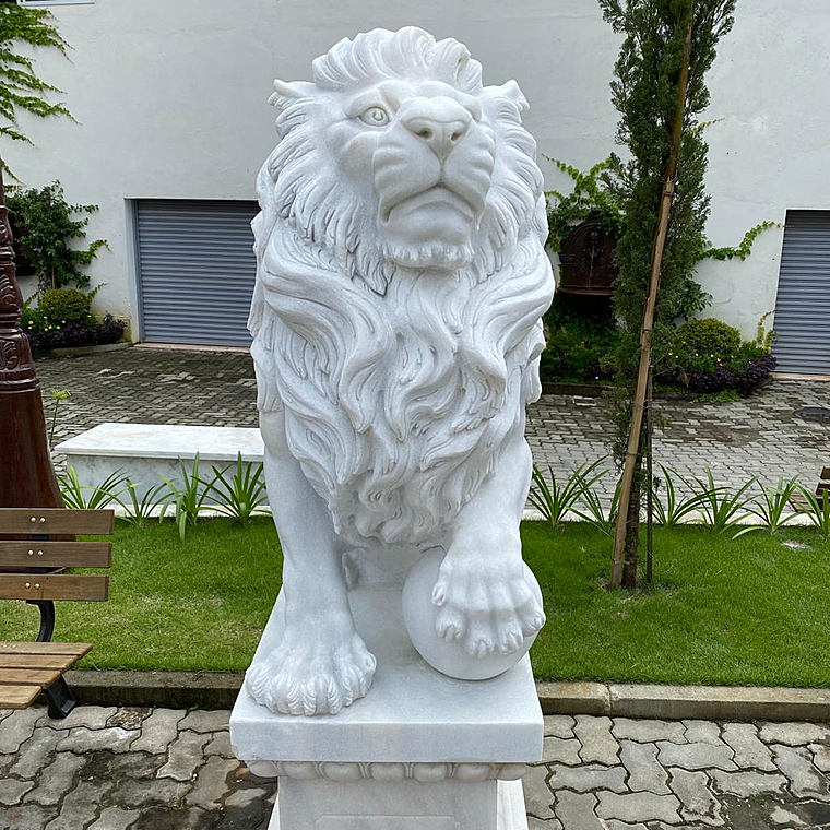 imagem do produto Par de Le�es com Filhote 180cm em M�rmore Branco com Base - EMP452 Projetos de Paisagismo 