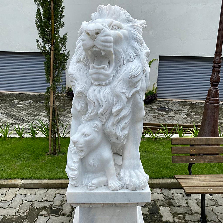 imagem do produto Par de Le�es com Filhote 180cm em M�rmore Branco com Base - EMP452 Projetos de Paisagismo 