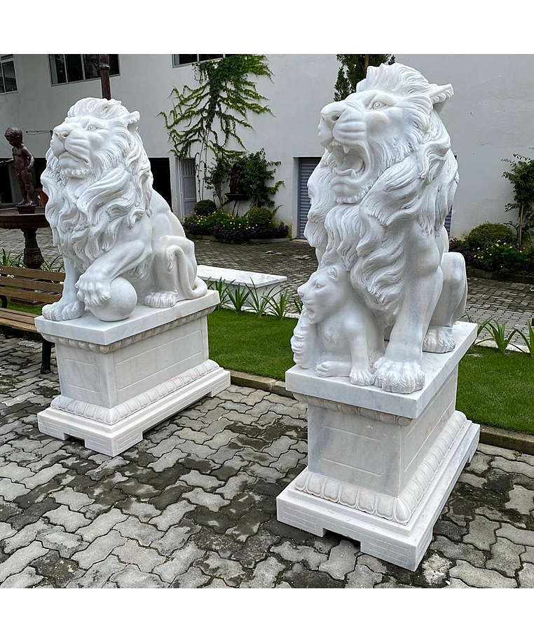 imagem do produto Par de Le�es com Filhote 180cm em M�rmore Branco com Base - EMP452