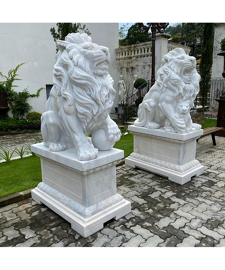 imagem do produto Par de Le�es com Filhote 180cm em M�rmore Branco com Base - EMP452