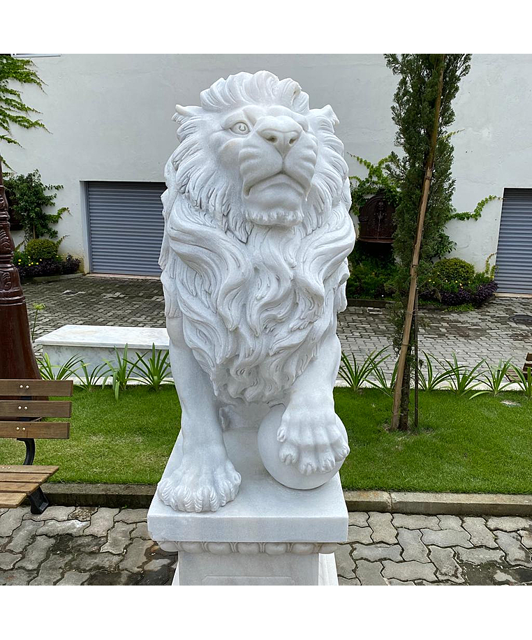 imagem do produto Par de Le�es com Filhote 180cm em M�rmore Branco com Base - EMP452