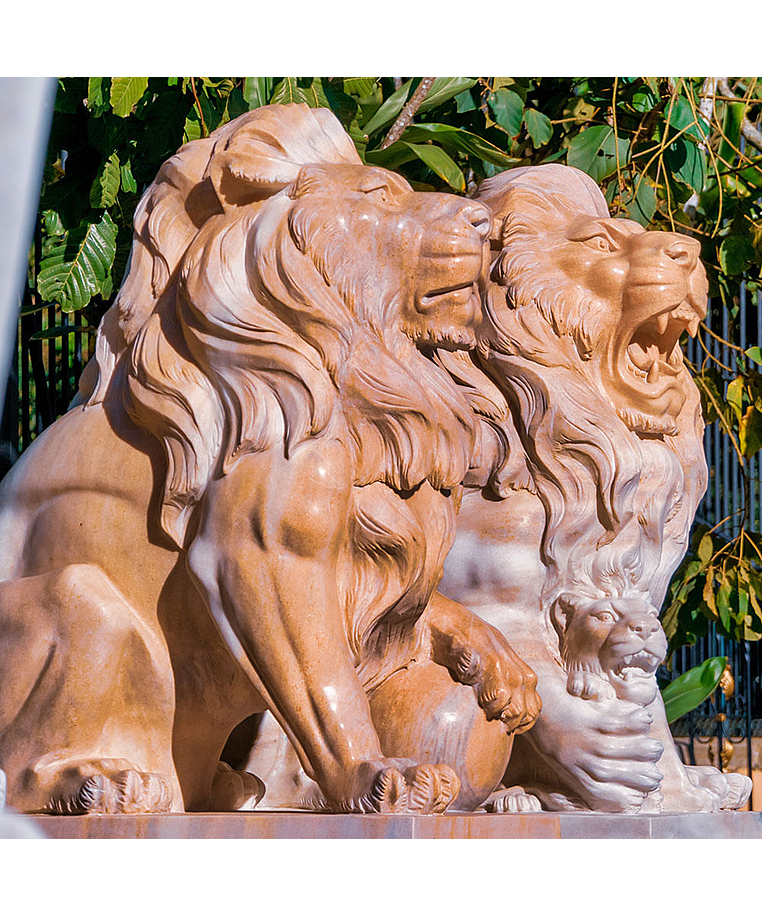 imagem do produto Par de Le�es com Filhote 180cm em M�rmore Rosa com Base - EMP451