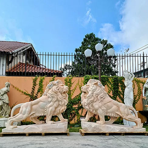 imagem de Par de Leões em Mármore Rosa 145cm EMP449 Elegância e Presença Clássica