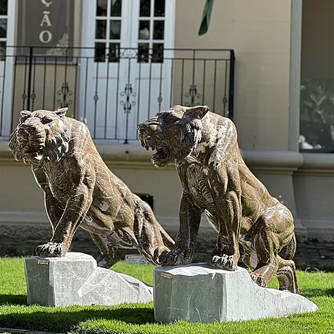 imagem de Par de Tigres em Mármore Marrom Imperial 120cm - EMP609 Luxo e Imponência