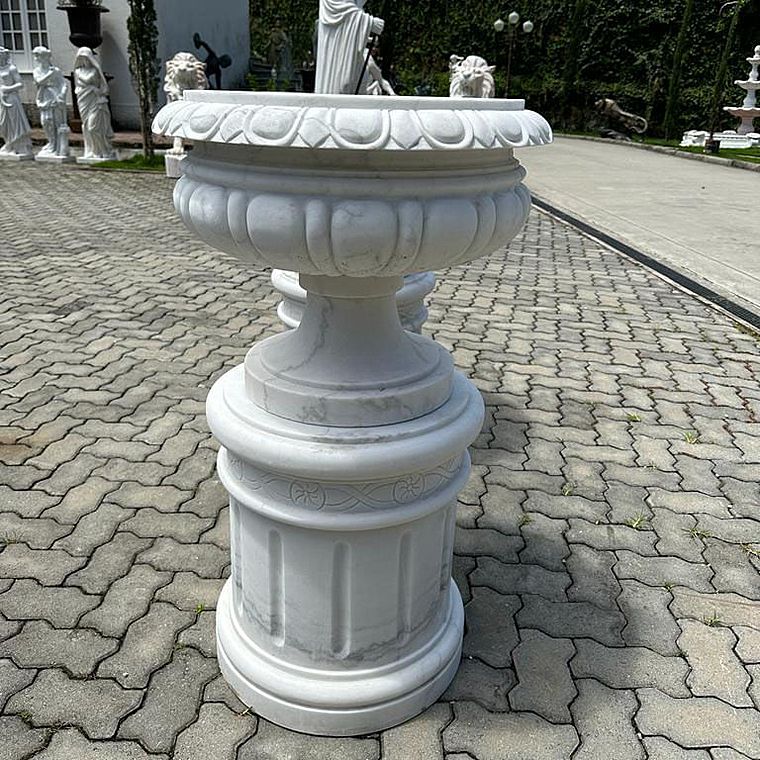 imagem do produto Par de Vasos Ta�a com Base Redonda em M�rmore 110cm - VMP135 Luxo Escultural
