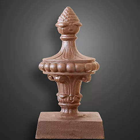 imagem de Pinha Decorativa com Base 65cm em Ferro Fundido VRF163 Para Jardins e Projetos Clássicos 