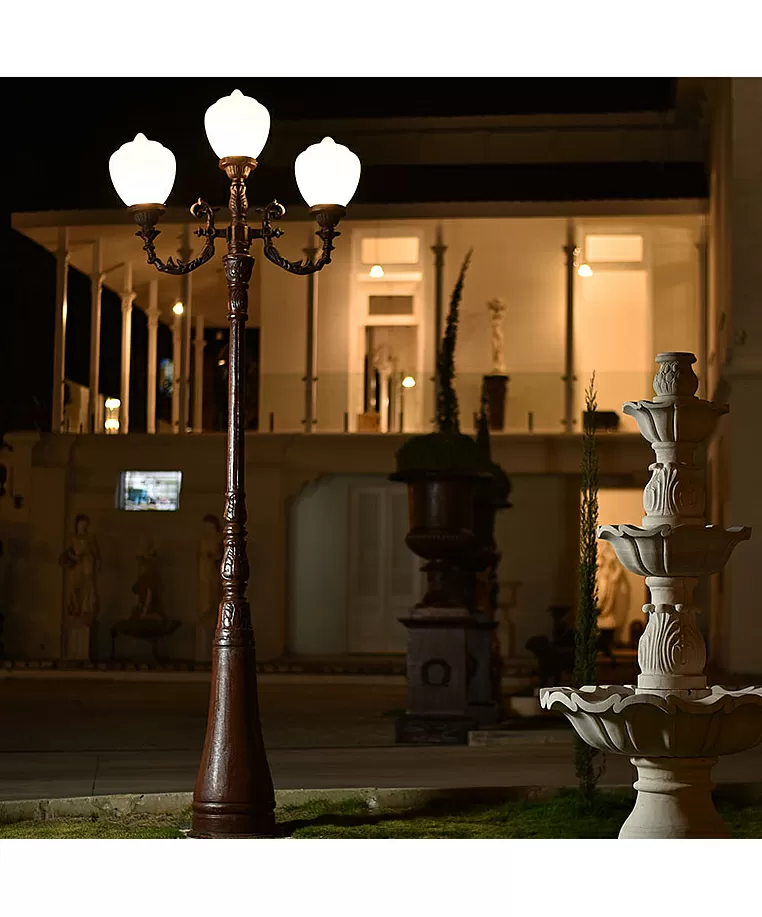 imagem de Poste Florença 330cm VRF280 Para Projetos Paisagísticos de Alto Padrão