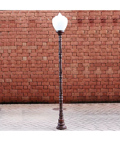 imagem de Poste Itália 190cm VRF256 Para Iluminação Clássica de Jardins e Áreas Externas 