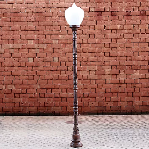 imagem de Poste Itália 190cm VRF256 Para Iluminação Clássica de Jardins e Áreas Externas 