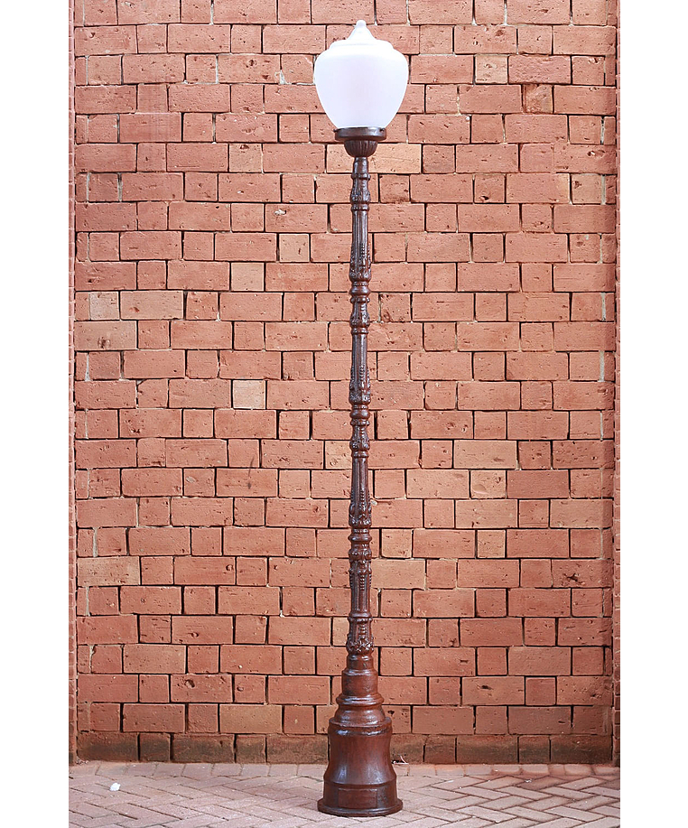 imagem do produto Poste It�lia 220cm VRF257 Para Ilumina��o Cl�ssica de Jardins e �reas Externas 