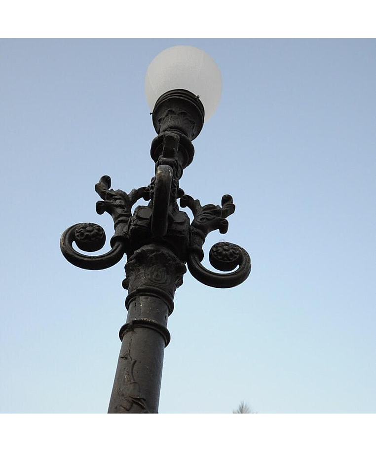 imagem do produto Poste Rio Antigo com Capitel 400cm VRF025 Para Ilumina��o Cl�ssica e Projetos Monumentais 