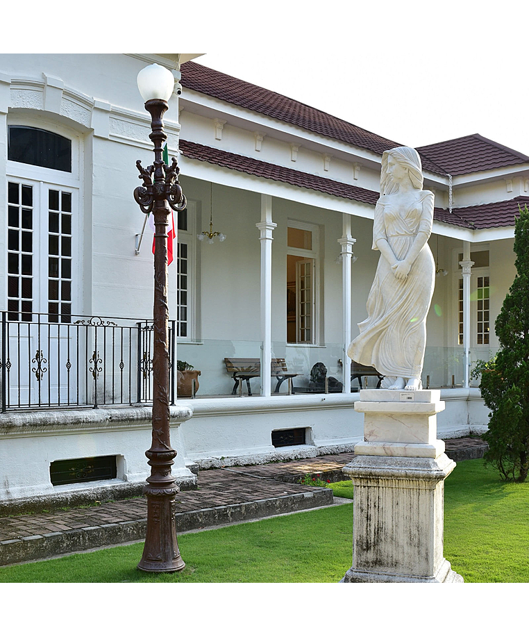 imagem do produto Poste Rio Antigo com Capitel 400cm VRF025 Para Ilumina��o Cl�ssica e Projetos Monumentais 