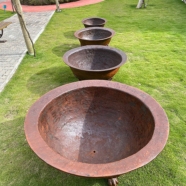 imagem do produto Tacho Pequeno em Ferro Fundido 30cm VRF154 Rusticidade e Autenticidade Decorativa