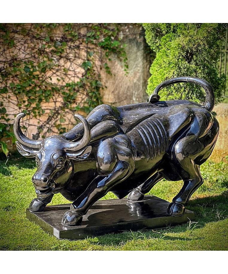 imagem do produto Touro de Wall Street em M�rmore 125cm EMP575 For�a e Prest�gio