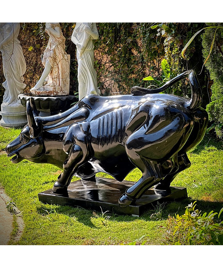 imagem do produto Touro de Wall Street em M�rmore 125cm EMP575 For�a e Prest�gio