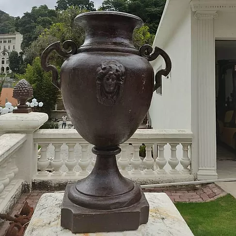 imagem de Vaso Decorativo Anfora Cara de India em Ferro Fundido 85cm  - VF037A Design Clássico