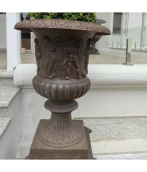 imagem de Vaso Decorativo Cálice Bacco em Ferro Fundido 75cm - VF081 Elegância e Sofisticação