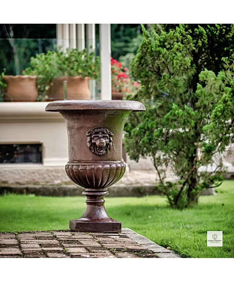 imagem de Vaso Decorativo Século XIX com Leão sem Alça em Ferro Fundido 78cm - VF033 Clássico