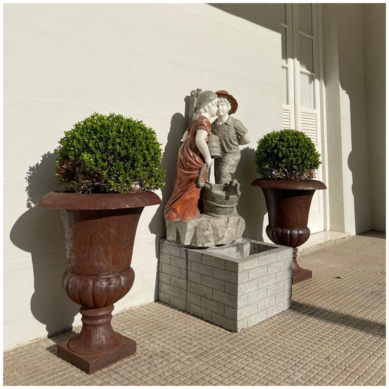 imagem do produto Vaso Decorativo S�culo XIX em Ferro Fundido 78cm - VF031 Design Cl�ssico para Jardins 