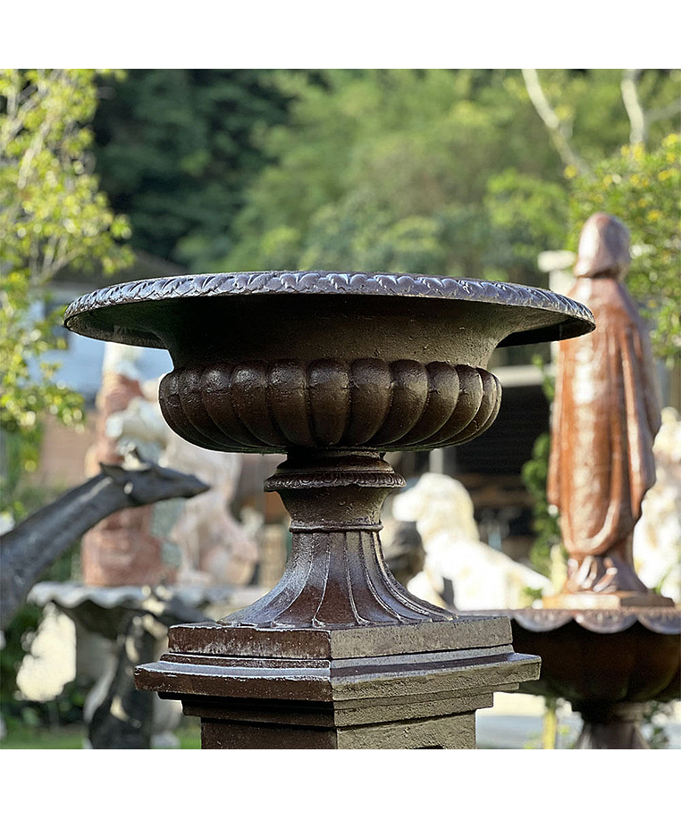 imagem do produto Vaso Decorativo Ta�a com Coluna Quadrada 136cm - VF101