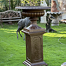 imagem do produto Vaso Decorativo Ta�a com Coluna Quadrada 136cm - VF101