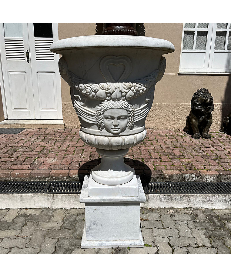 imagem do produto Vaso Louis com Base em M�rmore Branco 150cm - VMP137 Presen�a Nobre