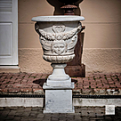 imagem do produto Vaso Louis com Base em M�rmore Branco 150cm - VMP137