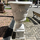 imagem do produto Vaso Louis com Base em M�rmore Branco 150cm - VMP137