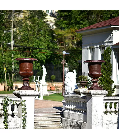imagem de Vaso Romano Liso GG 115cm Ferro Fundido VF128 Elegância Clássica Monumental